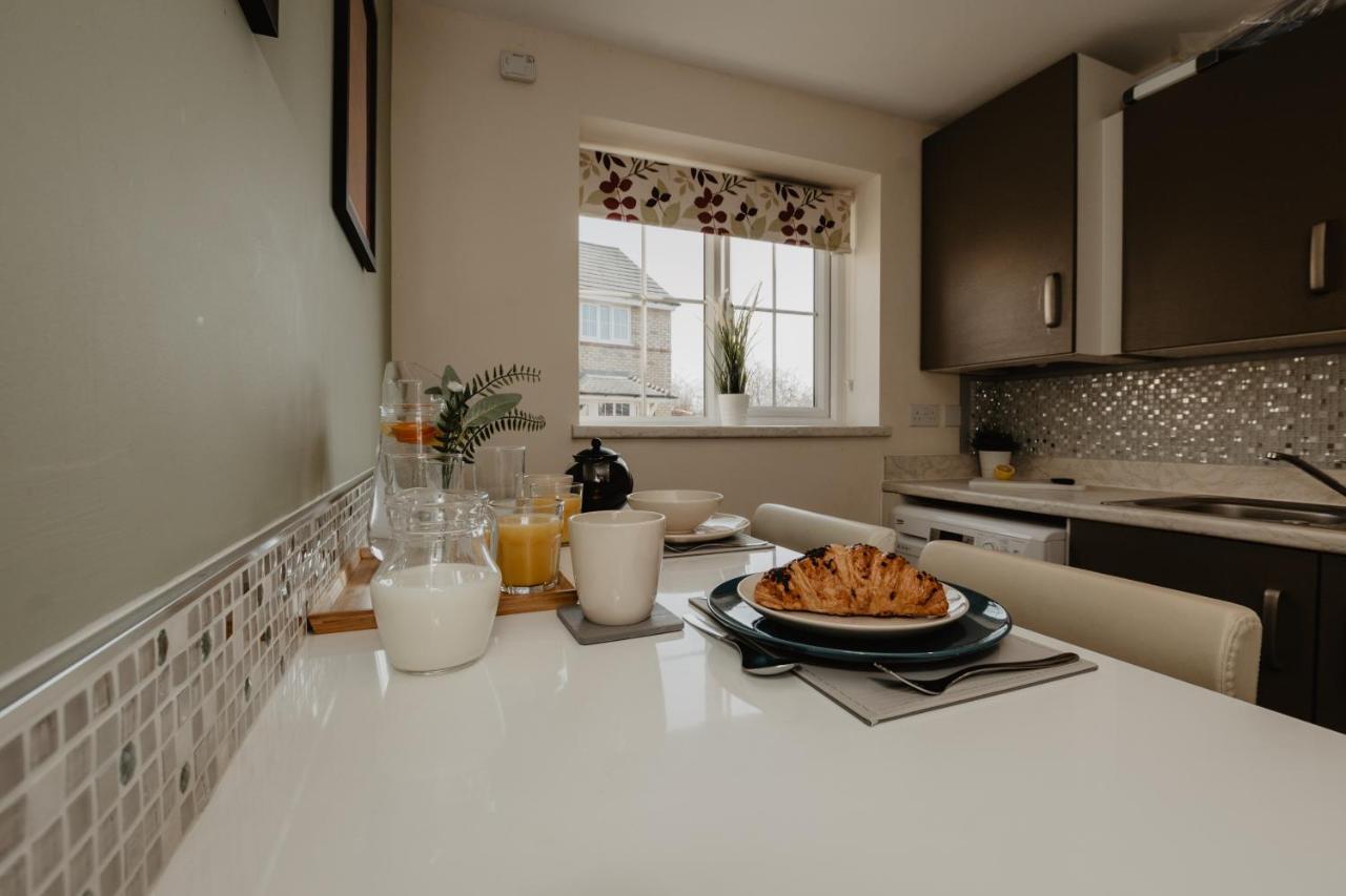 Coyle House, 3 Bed,Corby, Super Kings Or Twins, Driveway, Free Wi-Fi, Corporates Welcome Exterior photo